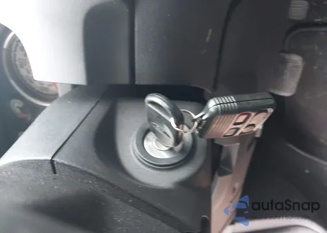 2008 Ford Focus Se/Ses z USA, uszkodzony, nr VIN 1FAHP35N78W287890